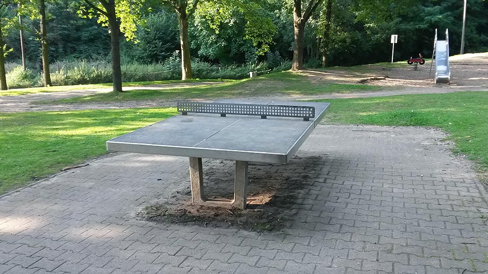Tischtennisplatte "Kleine Ehrenfeldstraße"
